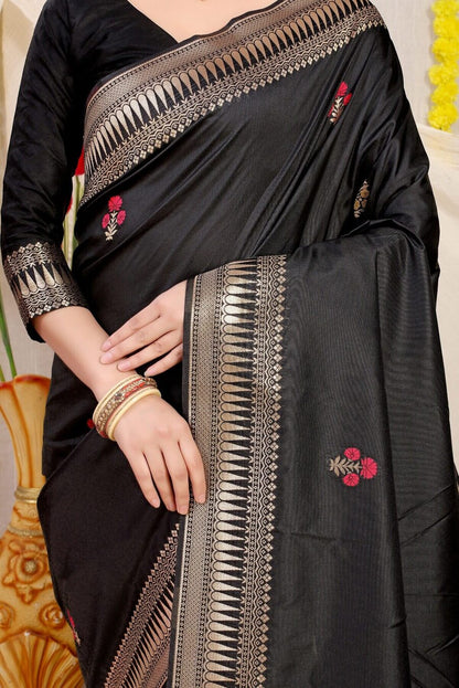 Gleaming Black Banarasi Silk Saree With Magnetic Blouse Piece