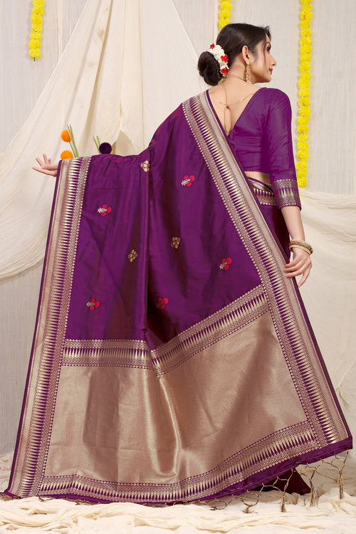 Load image into Gallery viewer, Lovely Purple Banarasi Silk Saree With Magnetic Blouse Piece
