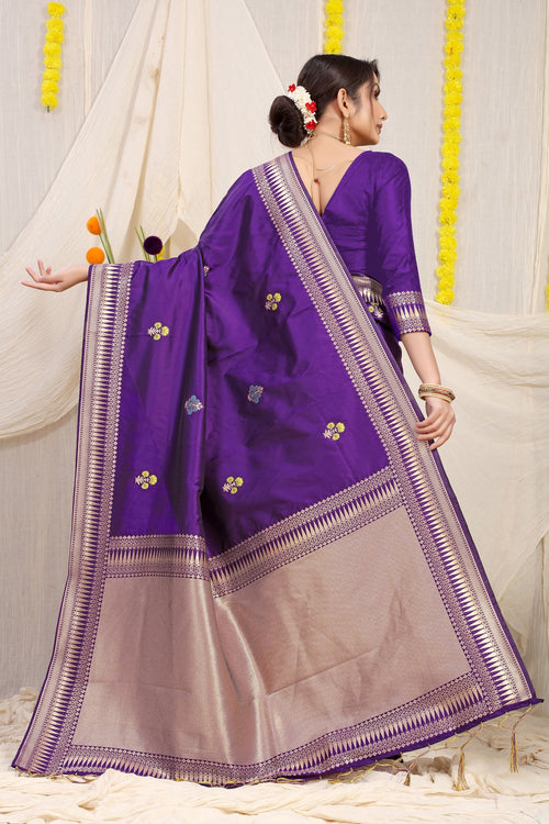 Load image into Gallery viewer, Staring Royal Blue Banarasi Silk Saree With Magnetic Blouse Piece
