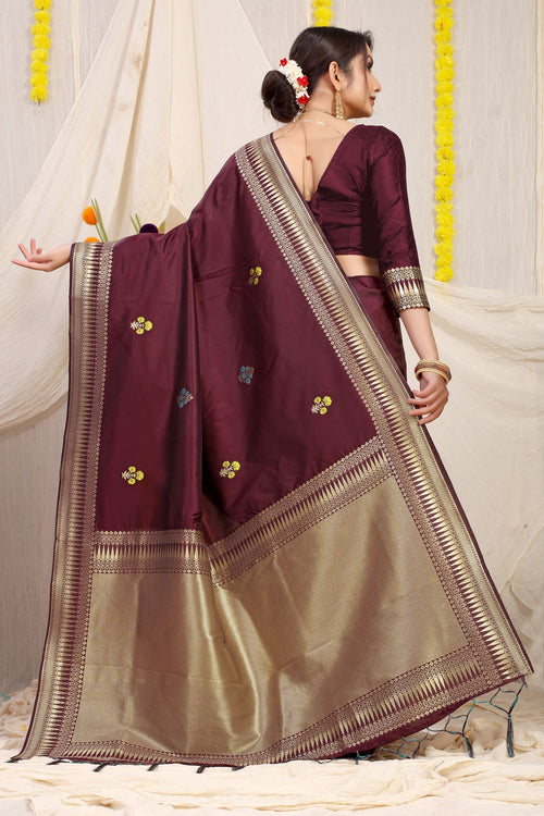 Load image into Gallery viewer, Breathtaking Wine Banarasi Silk Saree With Magnetic Blouse Piece
