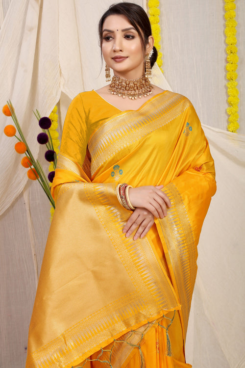 Buy Latest Designs of Yellow Banarasi Sarees Online | Karagiri