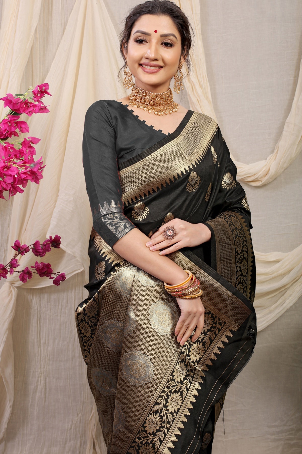 Delectable Black Kanjivaram Silk With Effervescent Blouse Piece