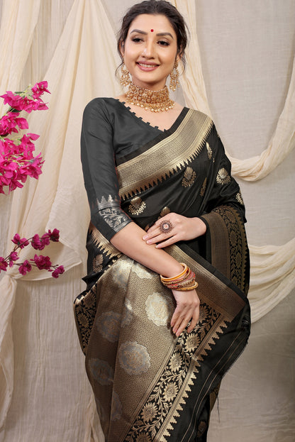 Delectable Black Kanjivaram Silk With Effervescent Blouse Piece