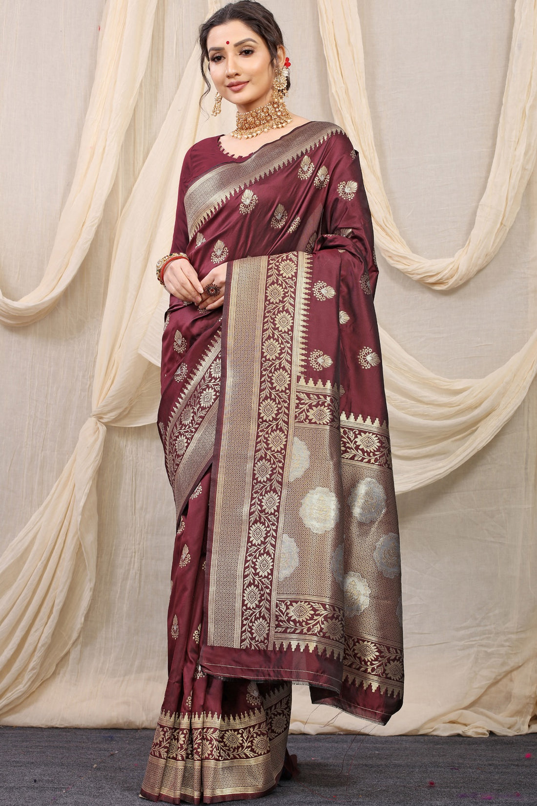 Smashing Brown Kanjivaram Silk With Effervescent Blouse Piece