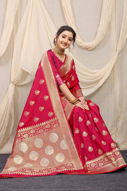 Staggering Dark Pink Kanjivaram Silk With Effervescent Blouse Piece