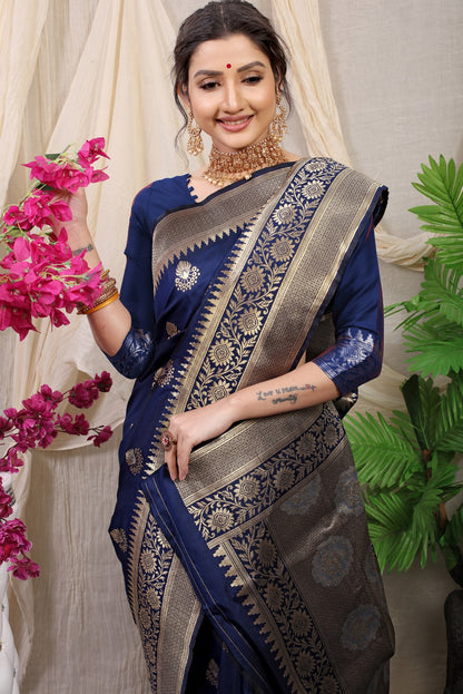 Devastating Navy Blue Kanjivaram Silk With Effervescent Blouse Piece