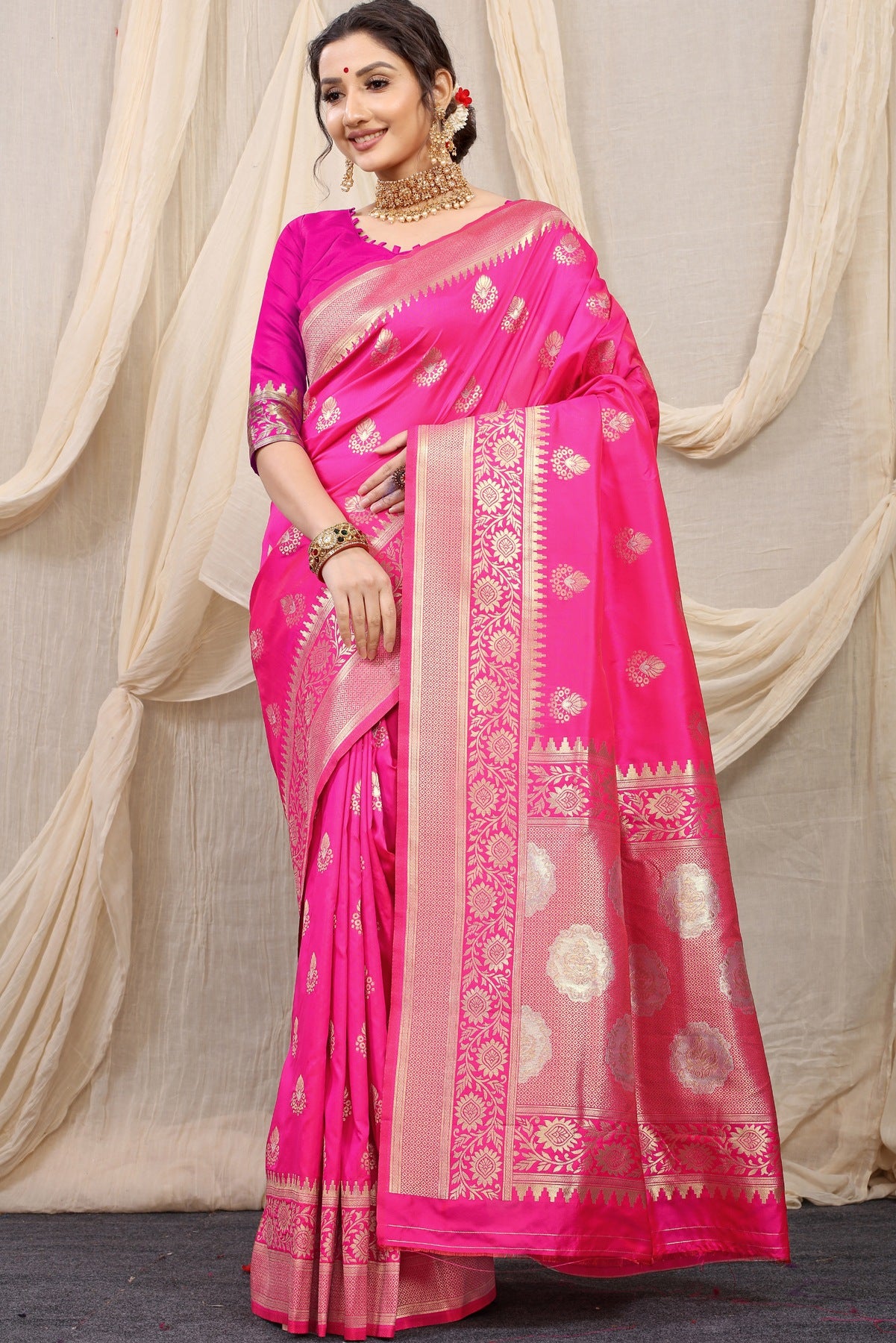 Engaging Pink Kanjivaram Silk With Effervescent Blouse Piece