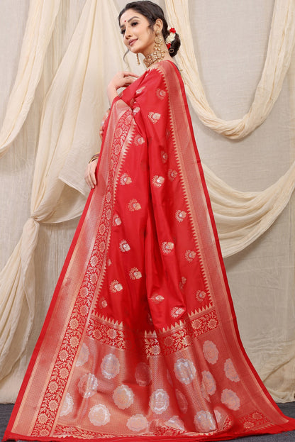 Magnetic Red Kanjivaram Silk With Effervescent Blouse Piece