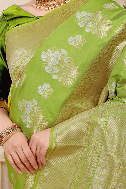 Load image into Gallery viewer, Improbable Green Kanjivaram Silk With Seraglio Blouse Piece
