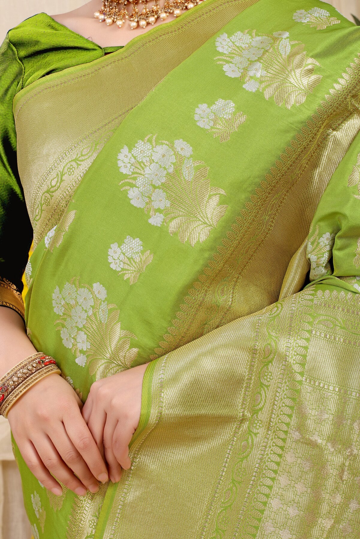 Improbable Green Kanjivaram Silk With Seraglio Blouse Piece