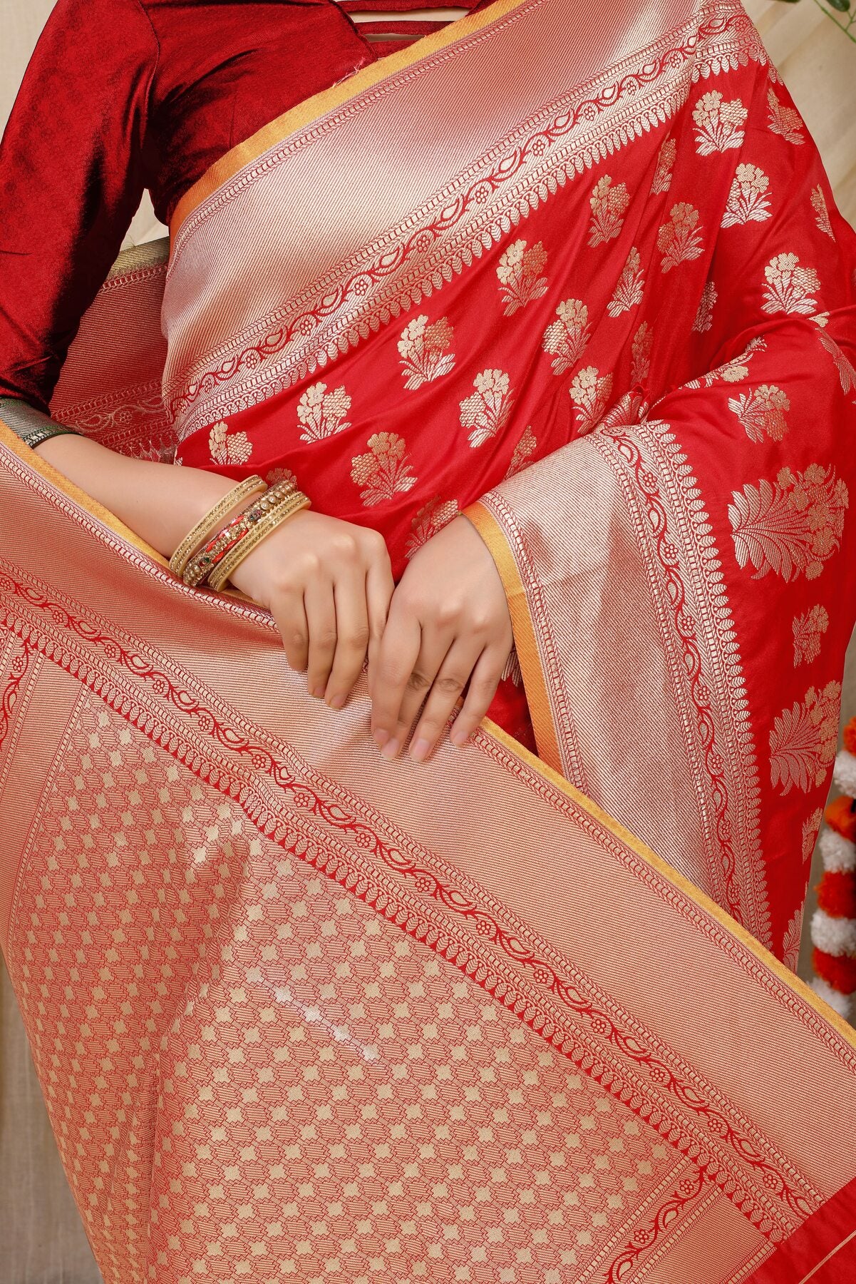 Snappy Red Kanjivaram Silk With Seraglio Blouse Piece