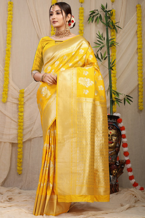 Load image into Gallery viewer, Divine Yellow Kanjivaram Silk With Seraglio Blouse Piece
