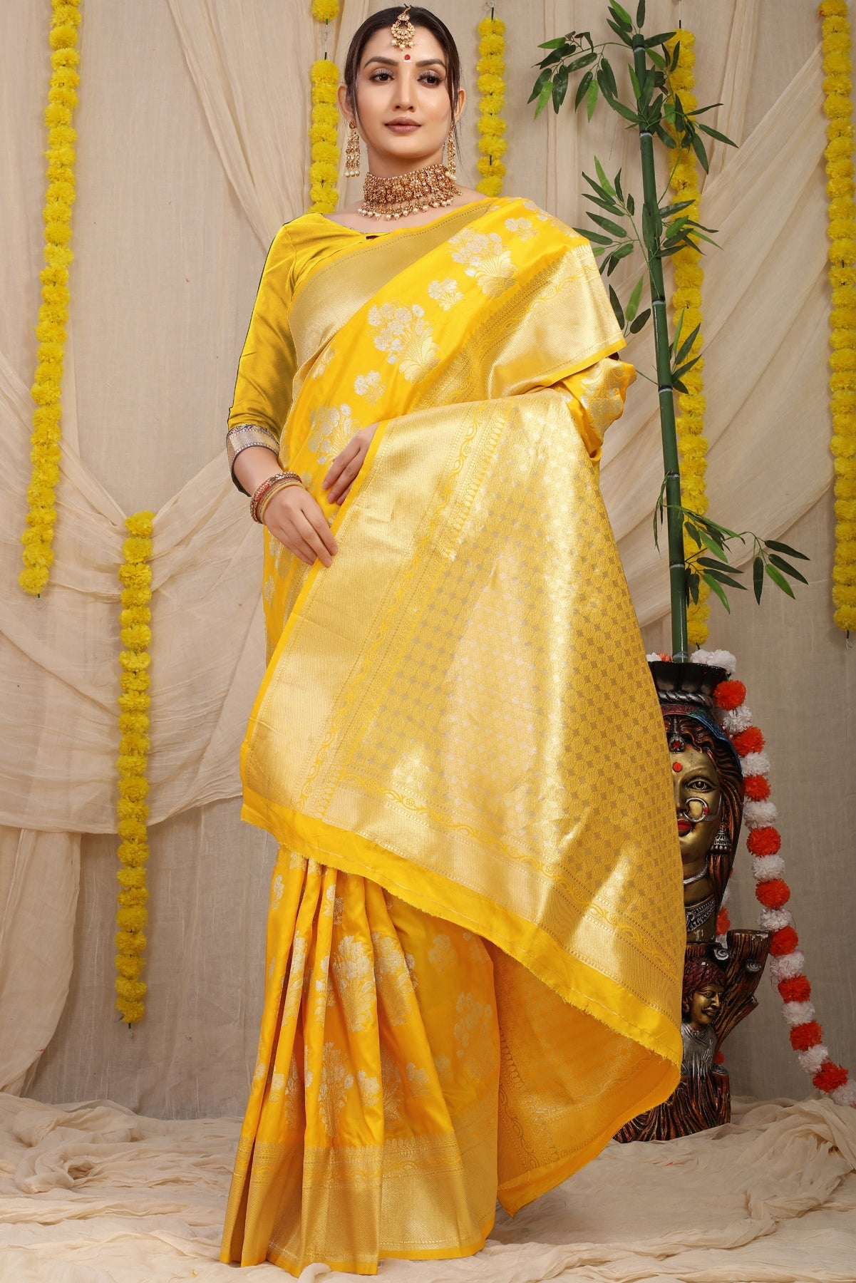 Divine Yellow Kanjivaram Silk With Seraglio Blouse Piece