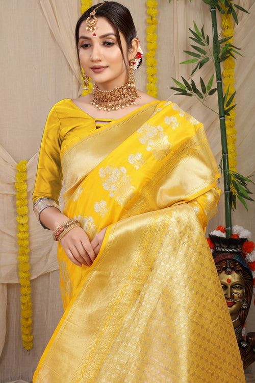 Load image into Gallery viewer, Divine Yellow Kanjivaram Silk With Seraglio Blouse Piece
