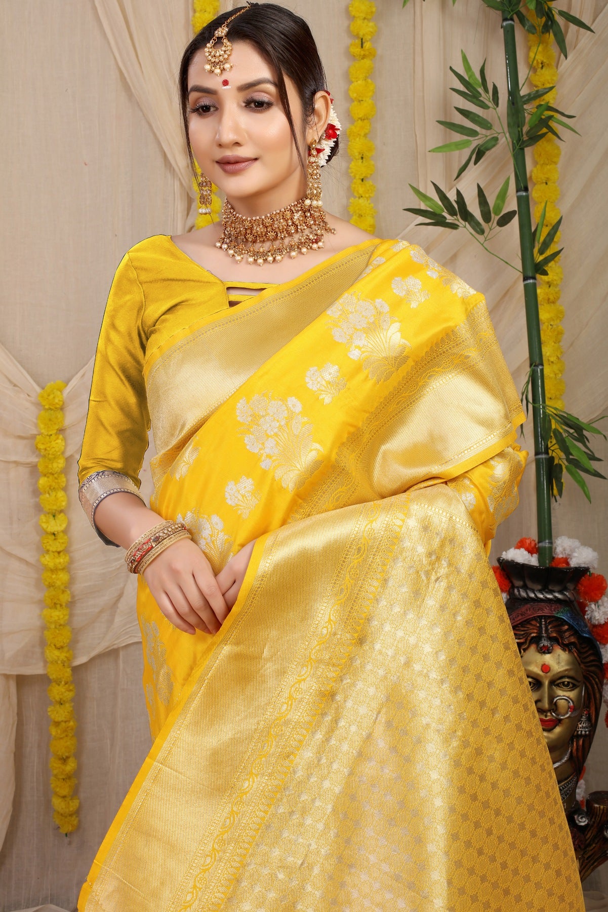 Divine Yellow Kanjivaram Silk With Seraglio Blouse Piece