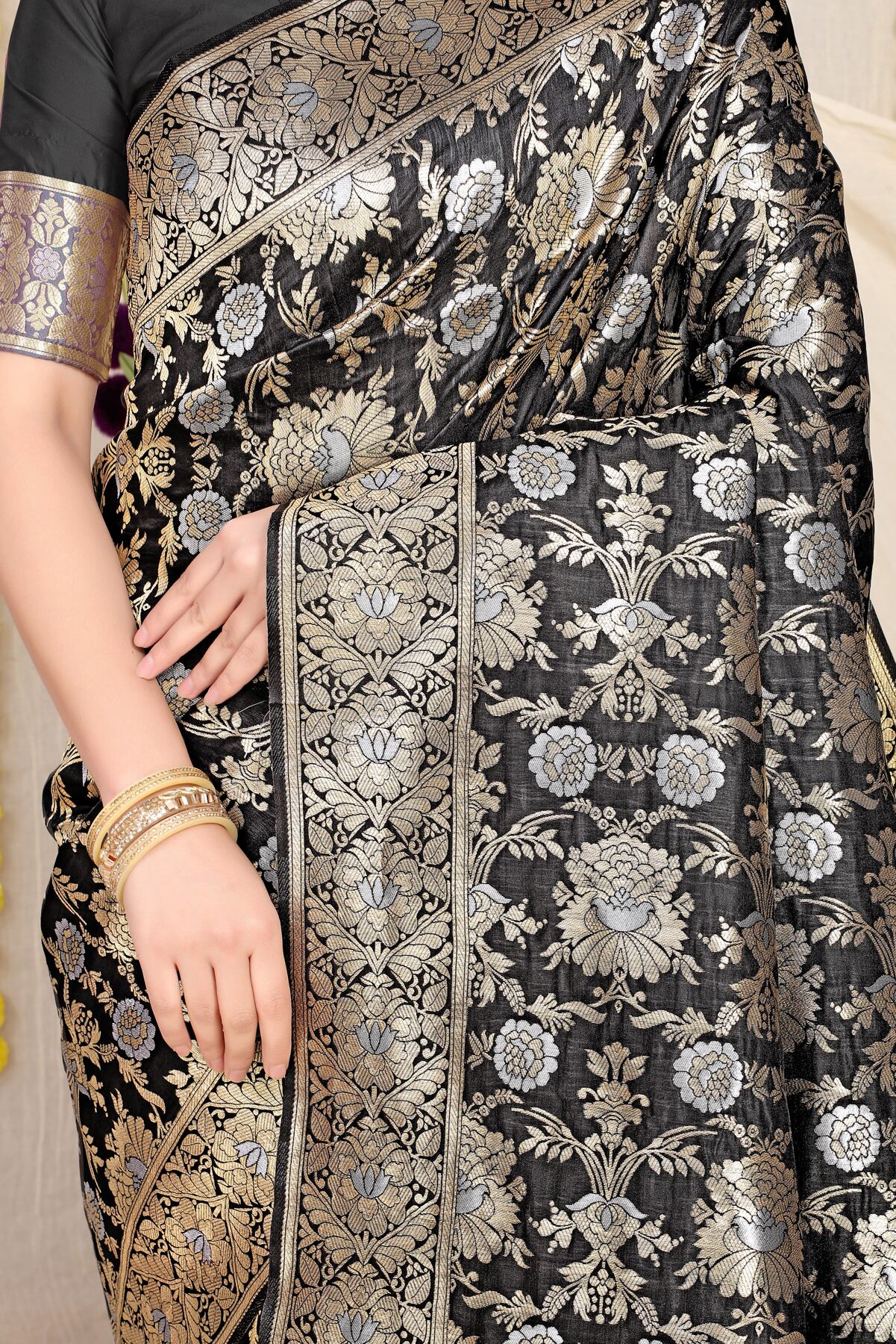 Gleaming Black Banarasi Silk Saree With Fairytale Blouse Piece