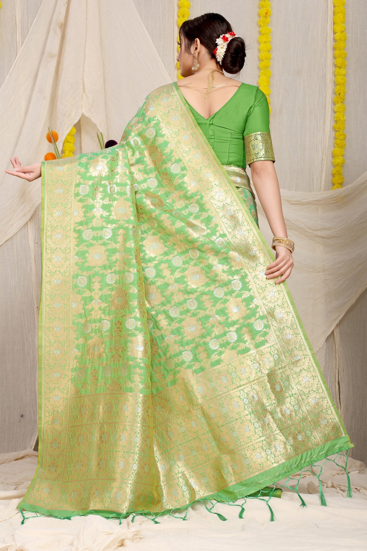 Sensational Green Banarasi Silk Saree With Fairytale Blouse Piece