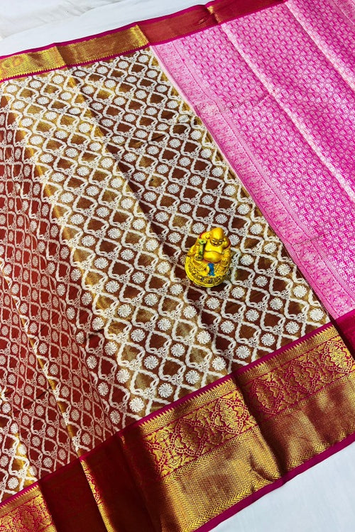 Load image into Gallery viewer, Adorning Brown Kanjivaram Silk With Effervescent Blouse Piece
