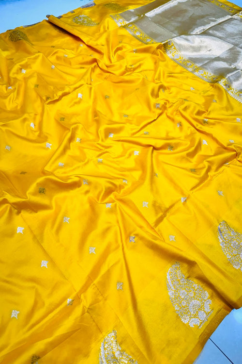 Load image into Gallery viewer, Marvellous Yellow Soft Banarasi Silk Saree With Designer Blouse Piece
