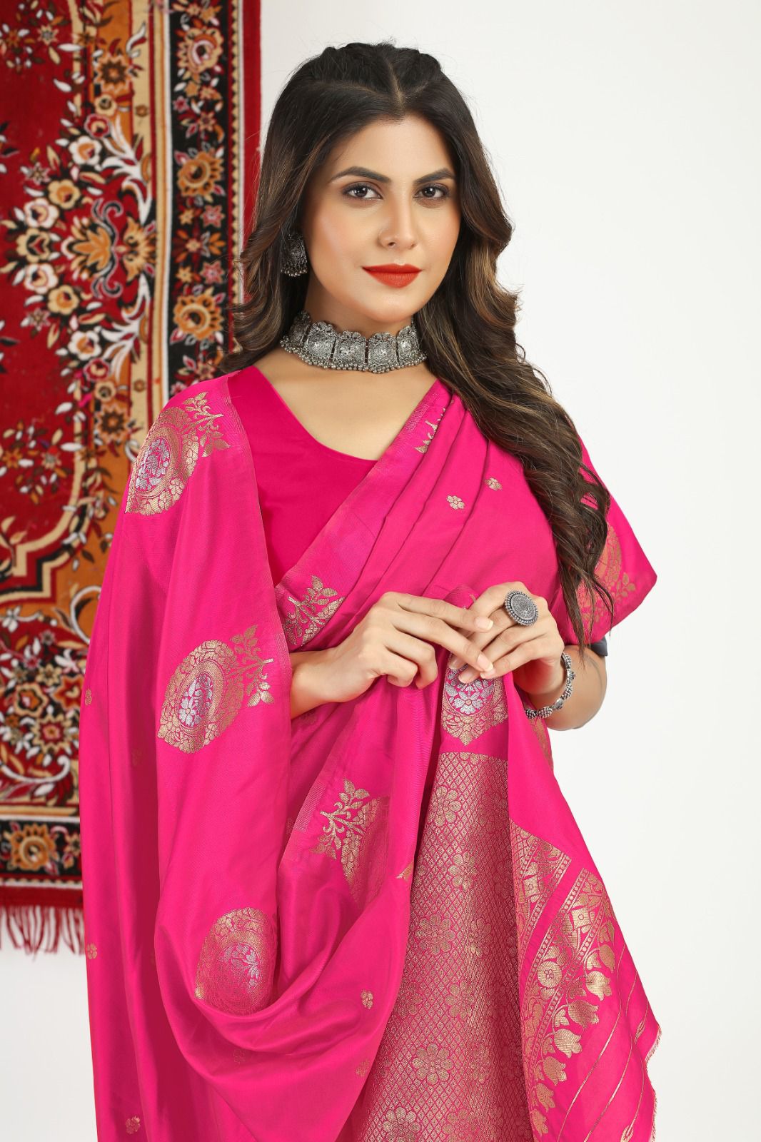 Wonderful Dark Pink Banarasi Silk Saree With Mesmerising Blouse Piece