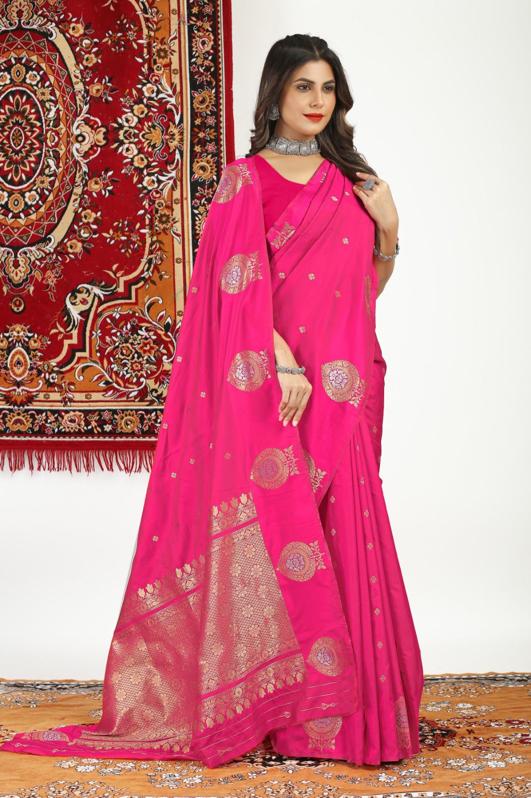 Wonderful Dark Pink Banarasi Silk Saree With Mesmerising Blouse Piece