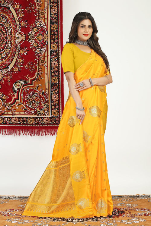 Load image into Gallery viewer, Breathtaking Yellow Banarasi Silk Saree With Arresting Blouse Piece
