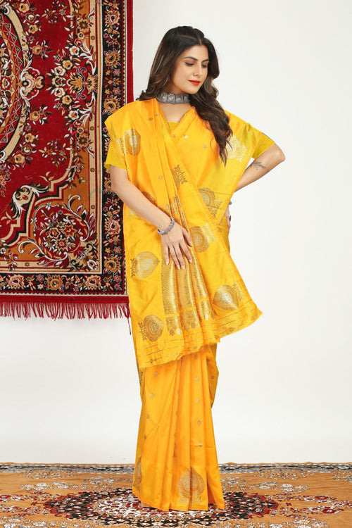 Load image into Gallery viewer, Breathtaking Yellow Banarasi Silk Saree With Arresting Blouse Piece
