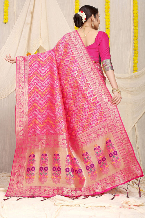 Load image into Gallery viewer, Delectable Dark Pink Soft Banarasi Silk Saree With Beautiful Blouse Piece
