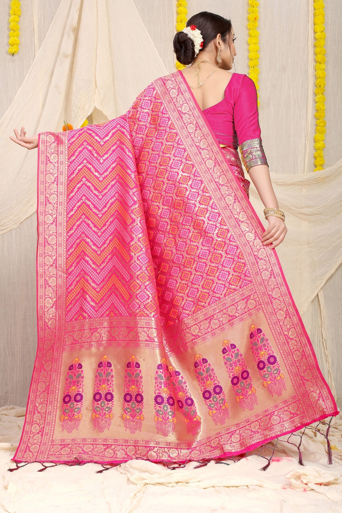 Delectable Dark Pink Soft Banarasi Silk Saree With Beautiful Blouse Piece