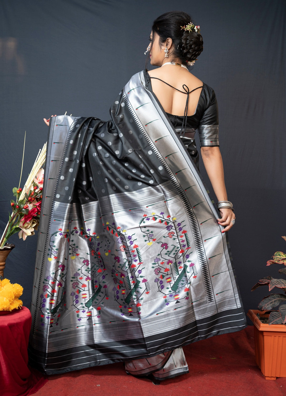 Precious Black Paithani Silk Saree With Magnetic Blouse Piece
