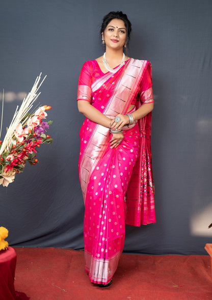 Extraordinary Dark Pink Paithani Silk Saree With Magnetic Blouse Piece