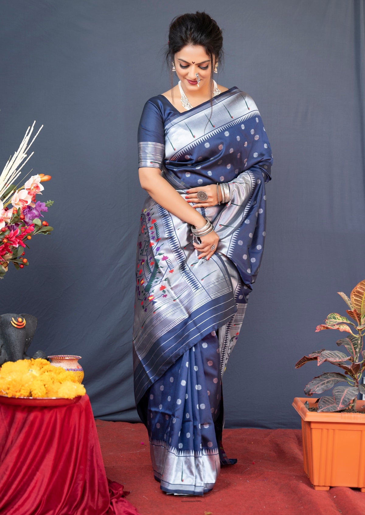 Classy Navy Blue Paithani Silk Saree With Magnetic Blouse Piece