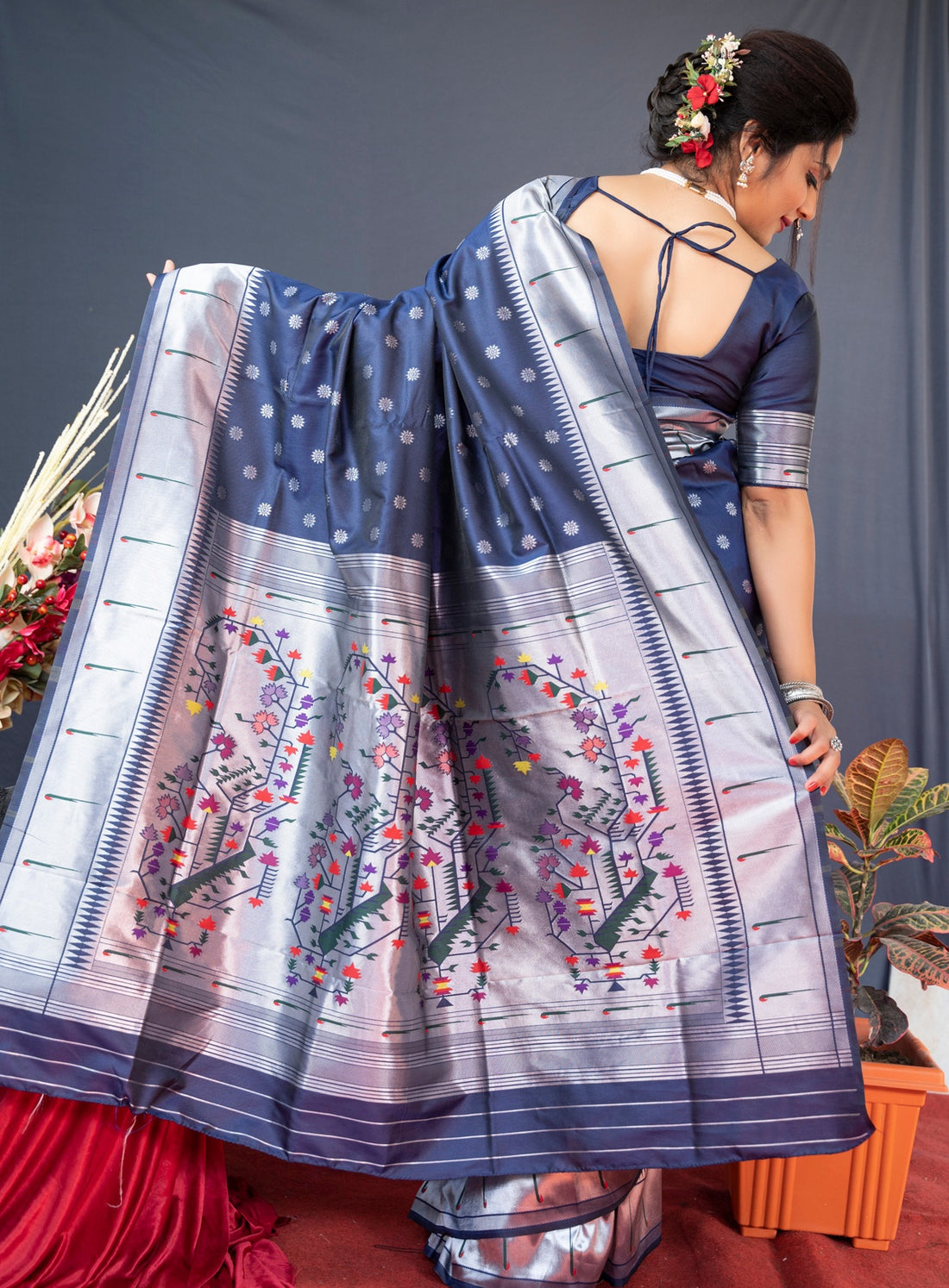 Classy Navy Blue Paithani Silk Saree With Magnetic Blouse Piece