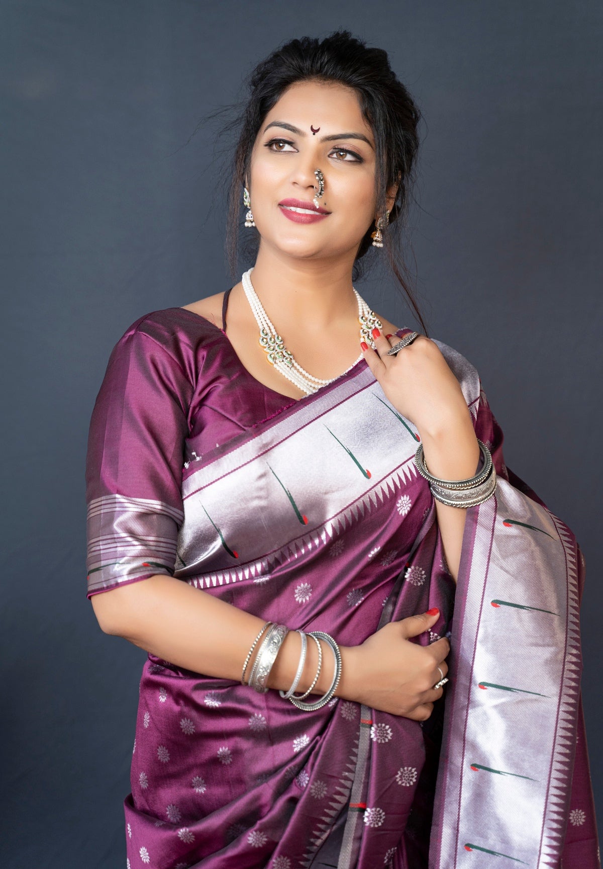 Flattering Purple Paithani Silk Saree With Magnetic Blouse Piece