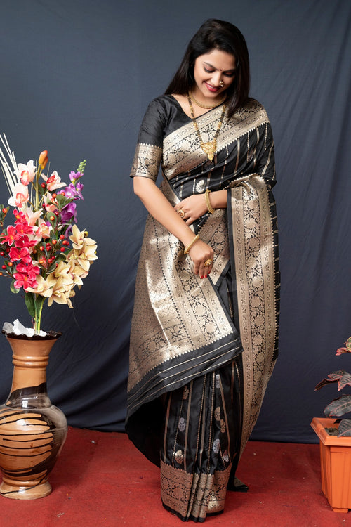 Load image into Gallery viewer, Extraordinary Black Banarasi Silk Saree With Pretty Blouse Piece
