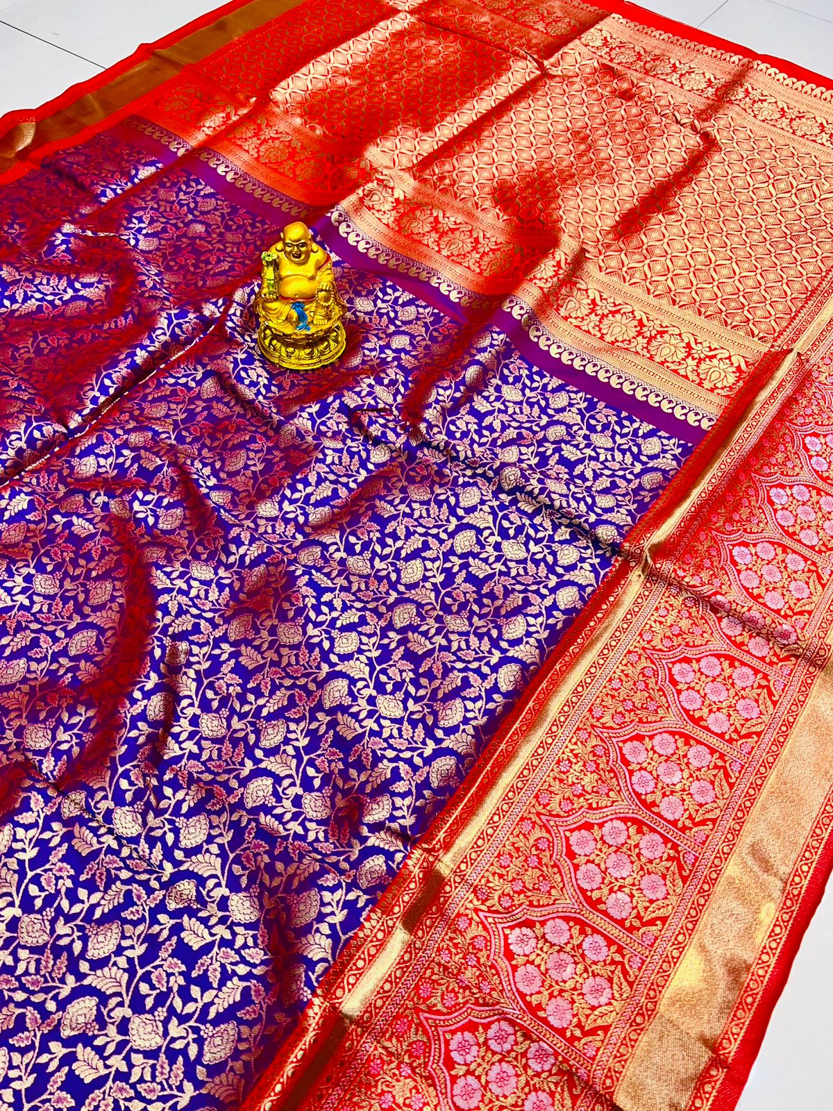 Conflate Royal Blue Kanjivaram Silk Saree With Ephemeral Blouse Piece