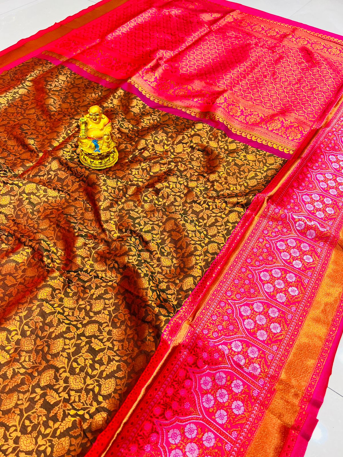 Lagniappe Brown Kanjivaram Silk Saree With Felicitous Blouse Piece