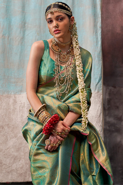 Load image into Gallery viewer, Splendorous Green Kanjivaram Silk Saree With Resplendent Blouse Piece
