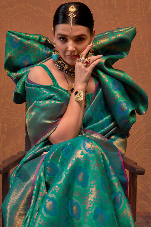 Load image into Gallery viewer, Hypnotic Rama Kanjivaram Silk Saree With Blissful Blouse Piece
