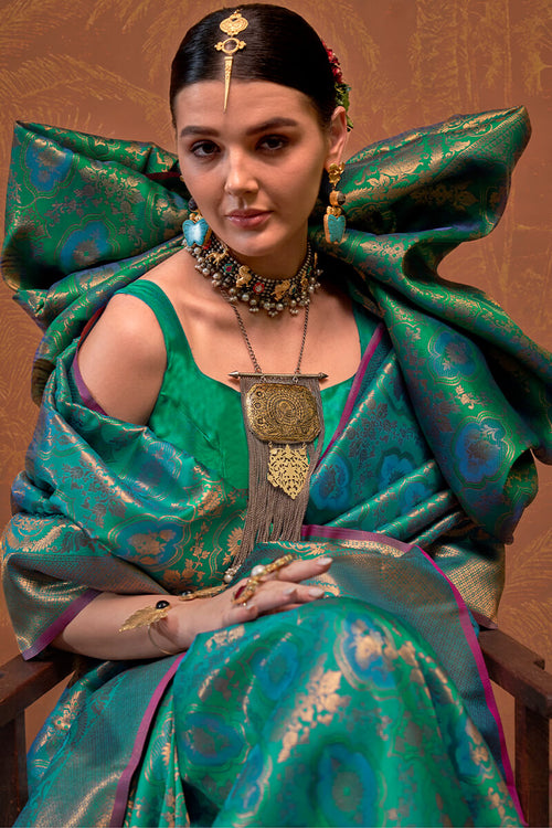 Load image into Gallery viewer, Hypnotic Rama Kanjivaram Silk Saree With Blissful Blouse Piece
