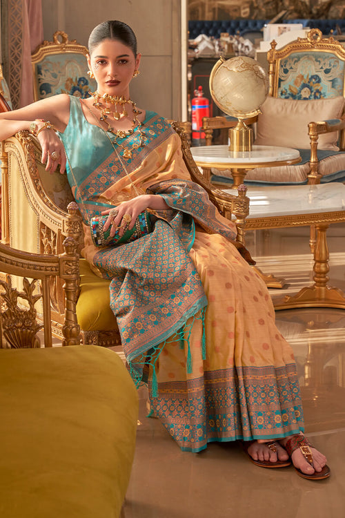 Load image into Gallery viewer, Sizzling Peach Soft Banarasi Silk Saree With Attractive Blouse Piece
