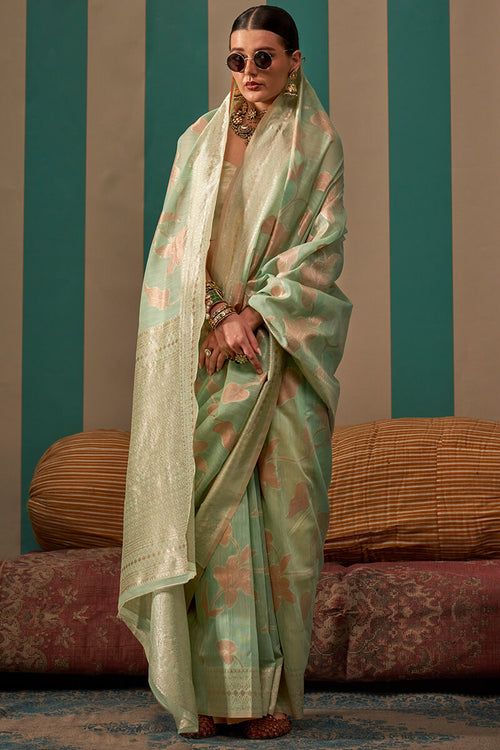 Load image into Gallery viewer, Surpassing Green Cotton Silk Saree With Flattering Blouse Piece
