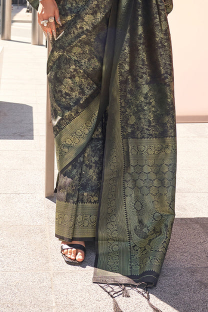 Hypnotic Black Kanjivaram Silk Saree With Majesty Blouse Piece