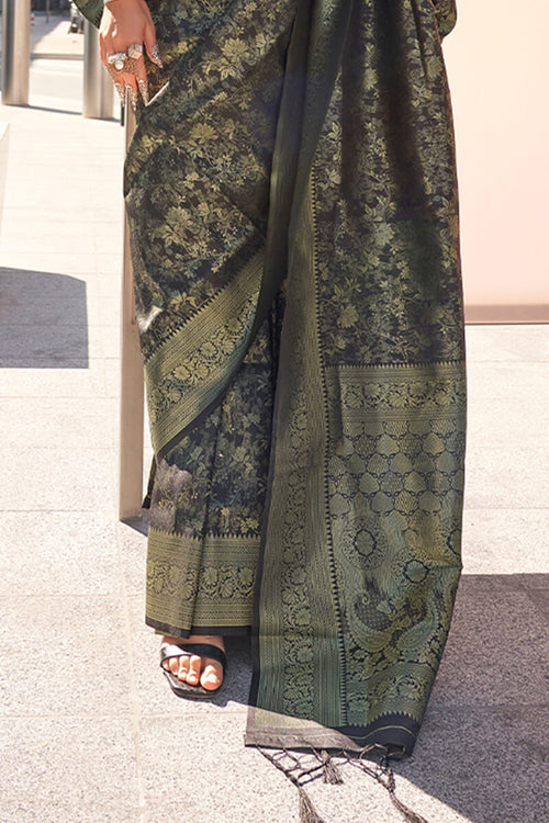 Load image into Gallery viewer, Hypnotic Black Kanjivaram Silk Saree With Majesty Blouse Piece
