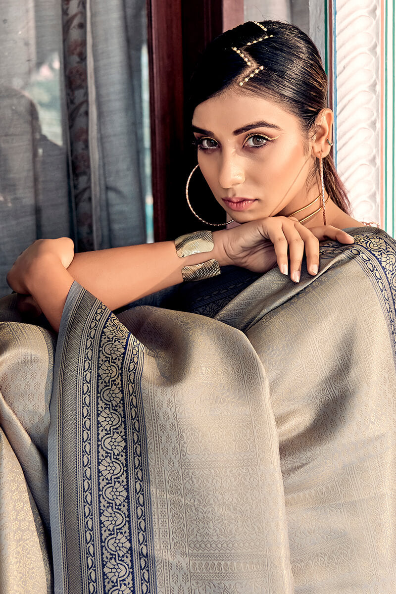 Groovy Grey Kanjivaram Silk Saree With Radiant Blouse Piece