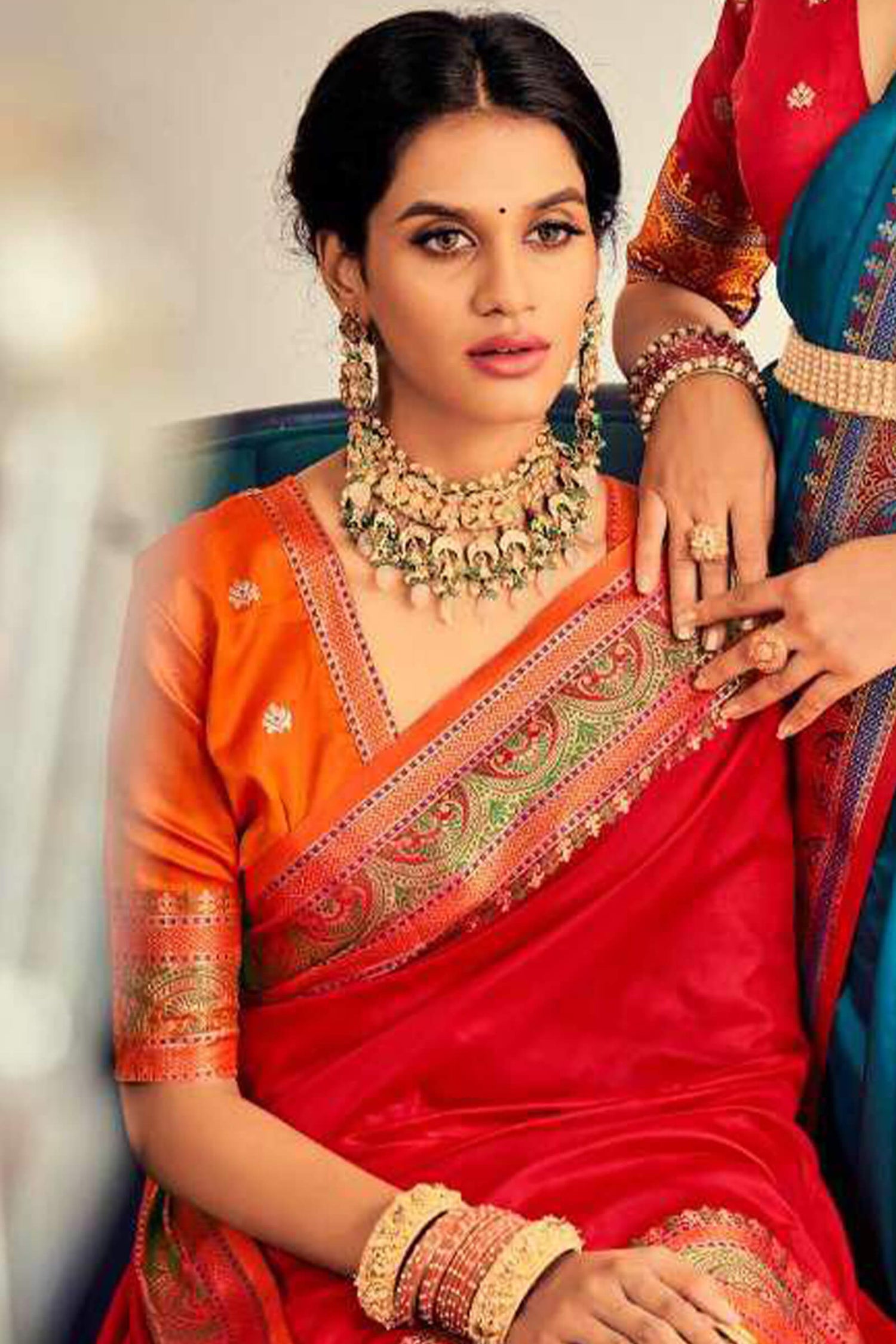 Fragrant Red Paithani Silk Saree With Gratifying Blouse Piece