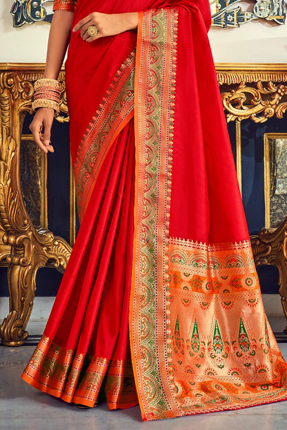 Fragrant Red Paithani Silk Saree With Gratifying Blouse Piece