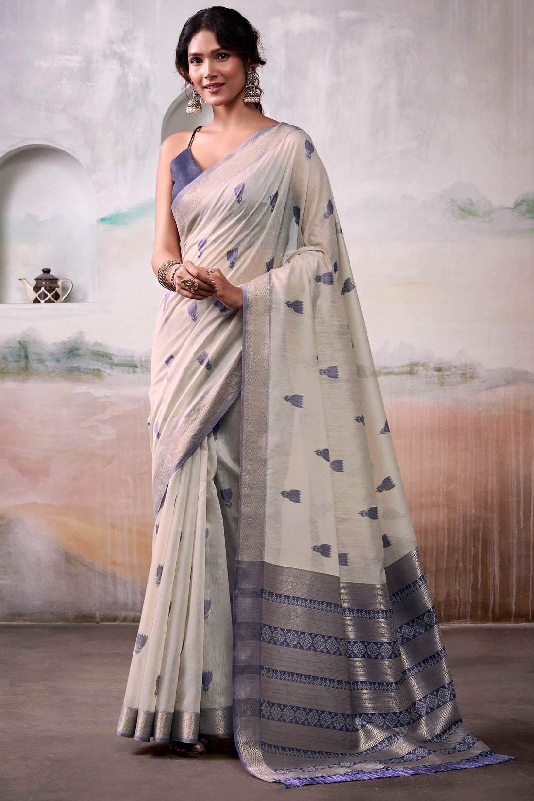 Elaborate Grey Cotton Silk Saree With Quixotic Blouse Piece