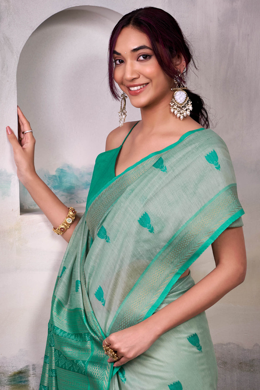 Ravishing Sea Green Cotton Silk Saree With Piquant Blouse Piece