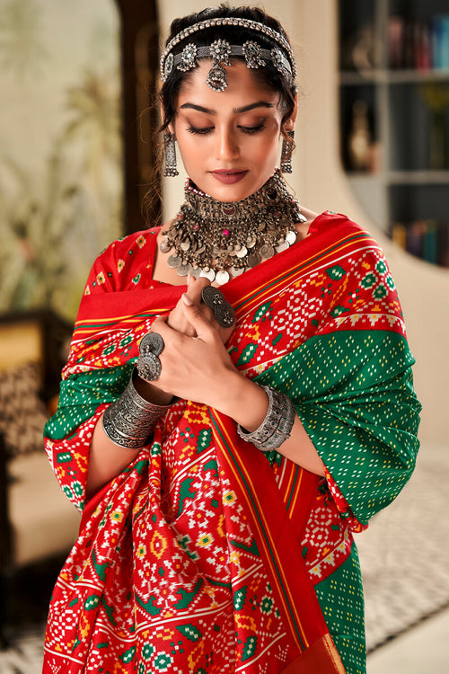 Load image into Gallery viewer, Denouement Dark Green Patola Silk Saree with Moiety Blouse Piece
